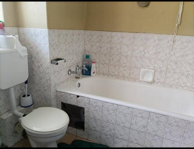 2 BEDROOM APARTMENT FOR SALE IN SUNNYSIDE